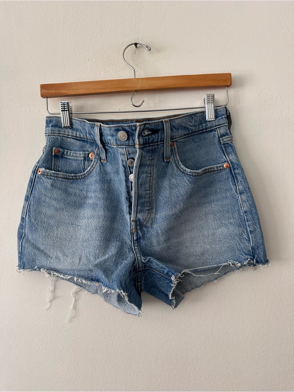 Levi’s cut off high rise denim shorts button fly med/light wash size‎ 27